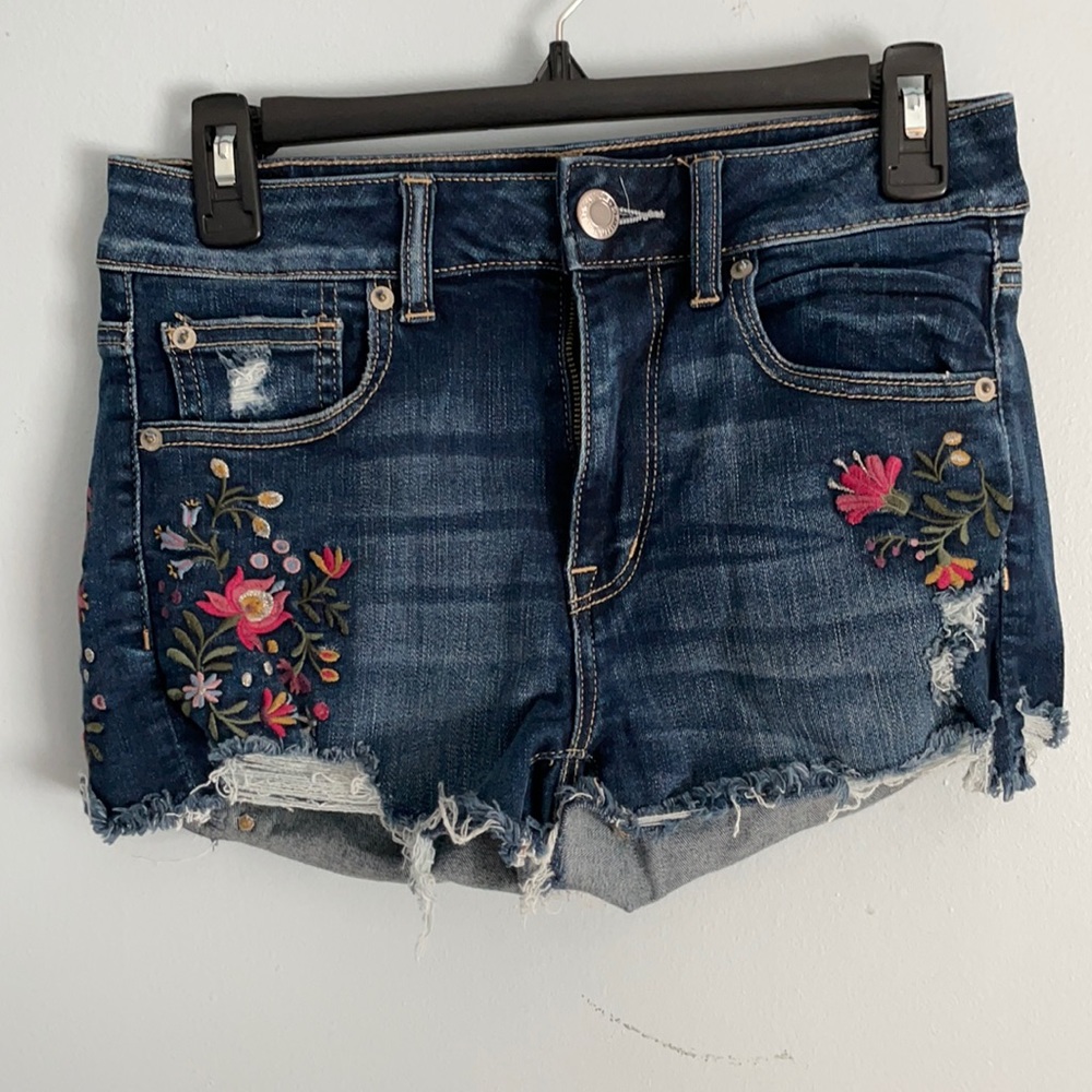 American Eagle Embroidered Hi-Rise Shortie